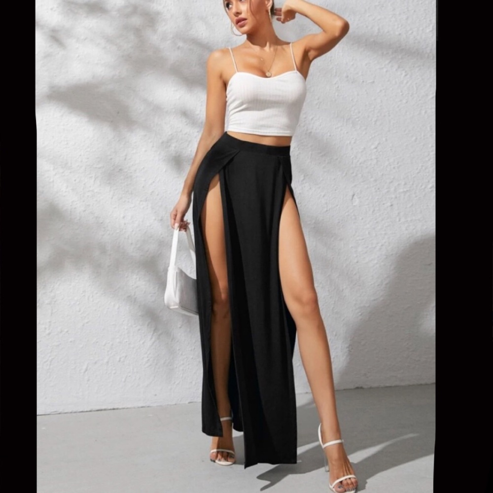 Waist M-slit thigh skirt (comes with the white tang top)